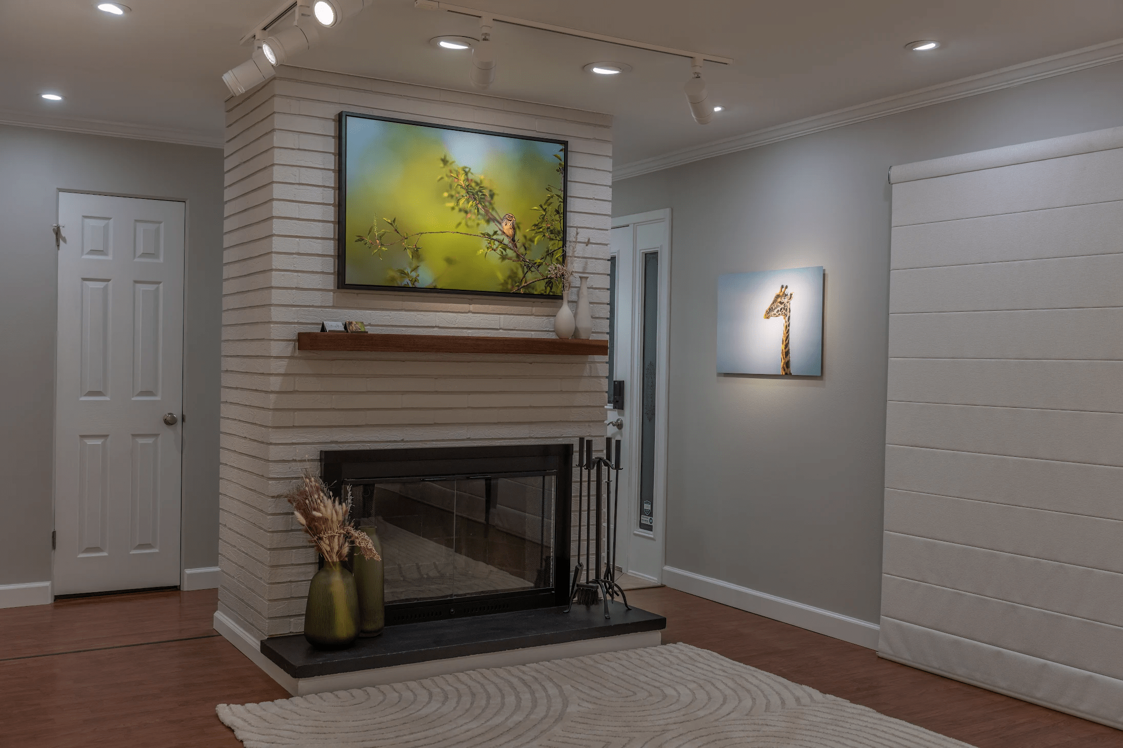 Buy track lighting system for wall artwork display in New York, New York City