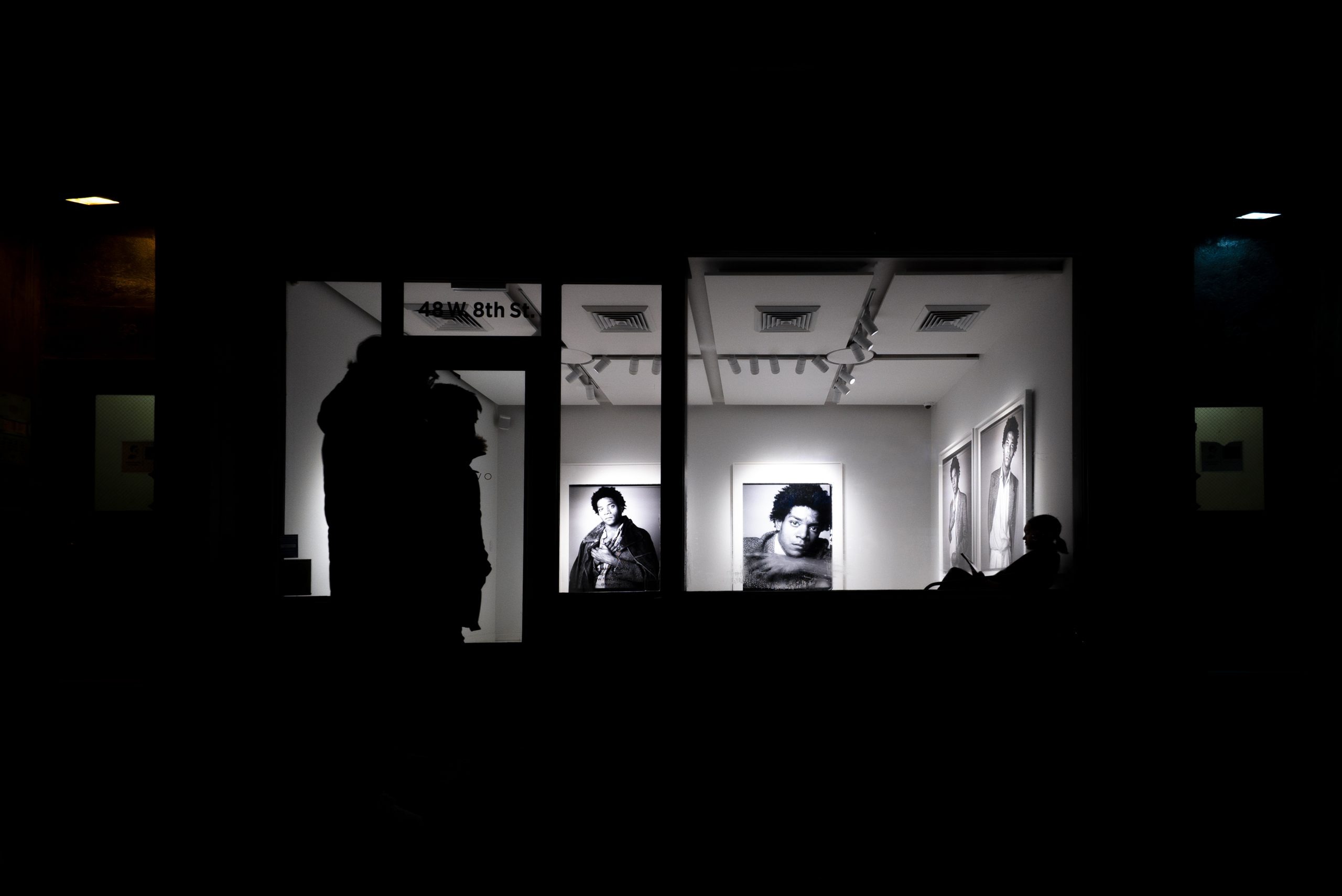 Advice on beam control for artwork lighting in Texas interiors