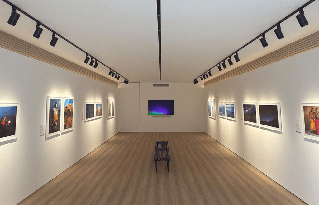 Buy adjustable beam angle fixtures for large scale art in Phoenix, Arizona.